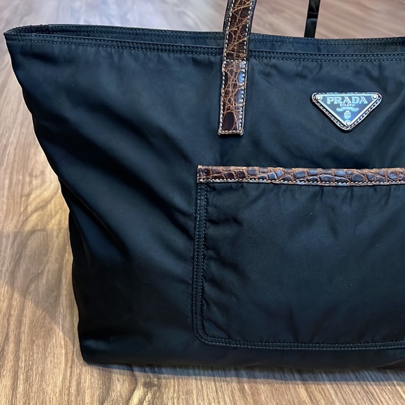 A15- ๐ฏ % authentic Prada shoulder bag - Picture 6 of 16